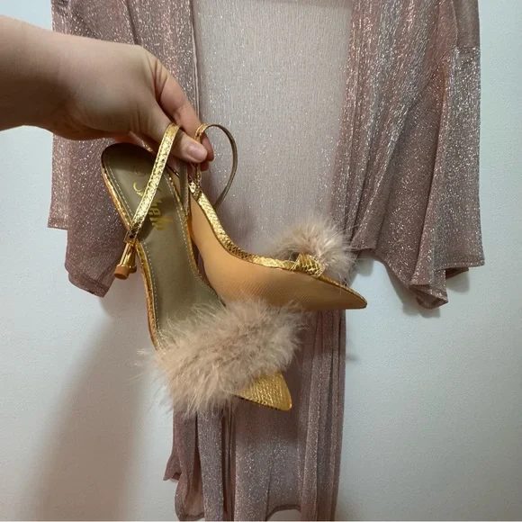 Robe - Picture 4 of 4